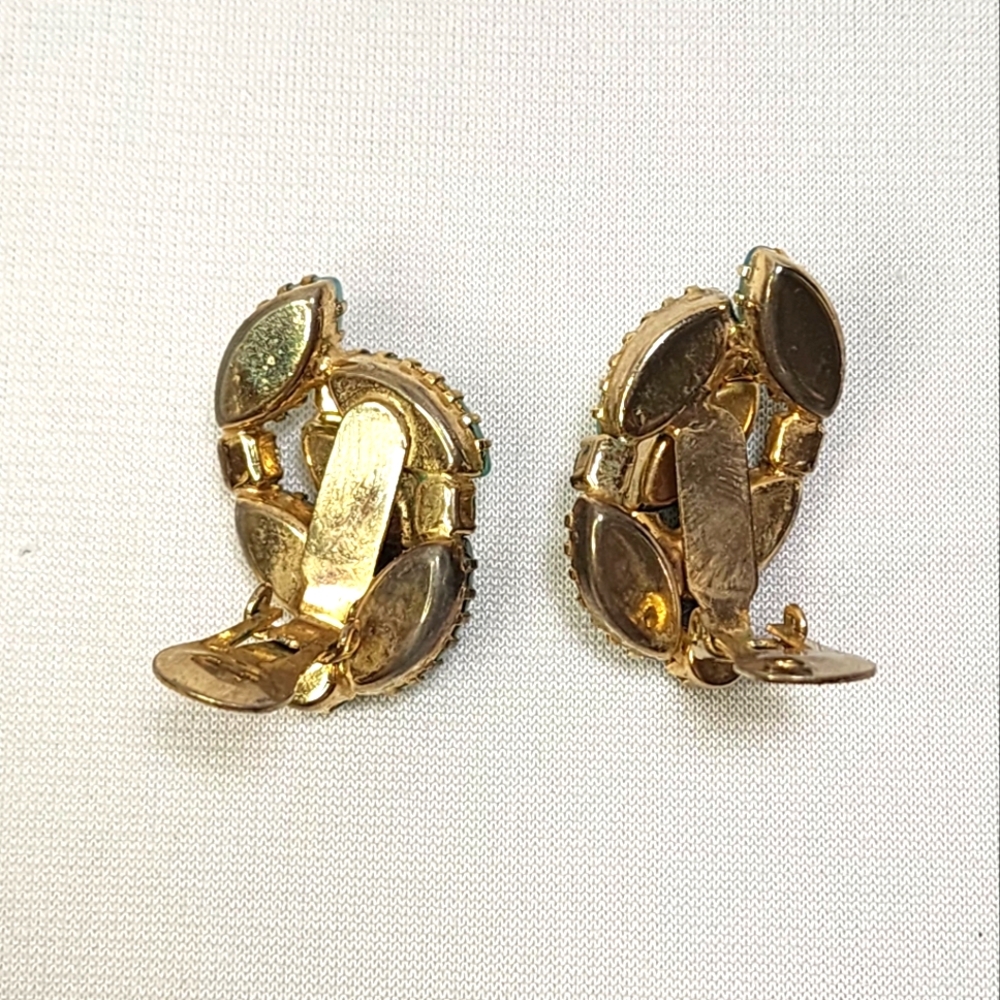 Vintage Juliana Multi-Green and Gold Brooch and Earrings Set - Picture 8 of 14